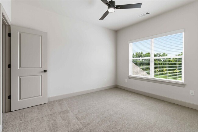Building Photo - 1051 Whistler St