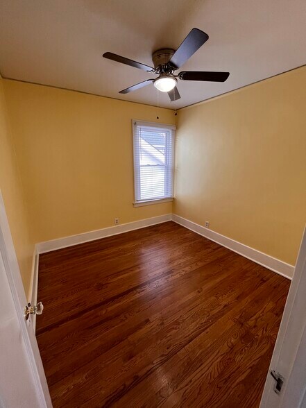 Building Photo - 1333 Beaconsfield Ave