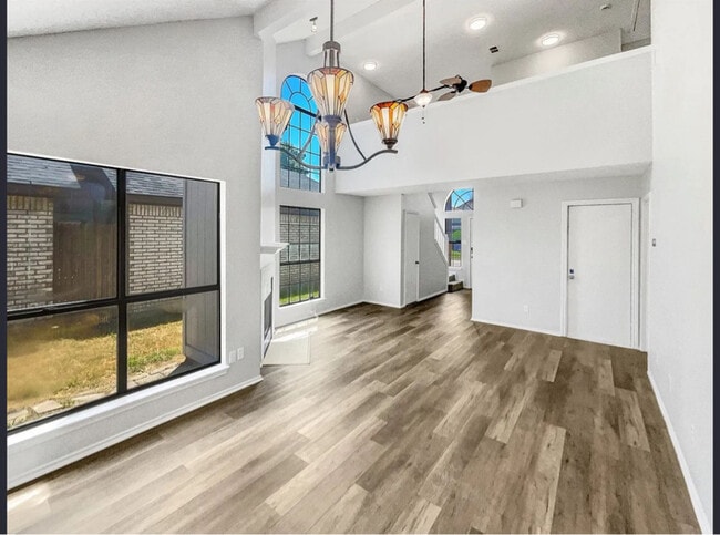 Building Photo - 6808 Driffield Cir E