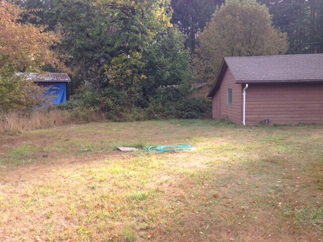 Building Photo - Riverfront property in Coast Range