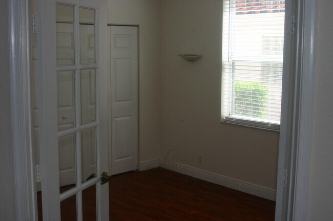 Building Photo - 7588 Parkside Ln