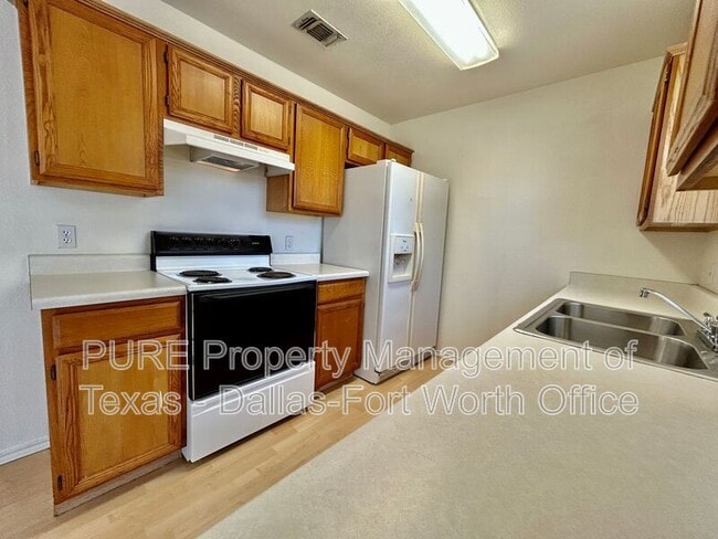 Building Photo - 824 Blue Ridge Dr