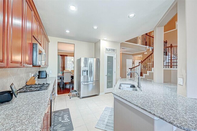 Building Photo - 618 Silver Creek Cir