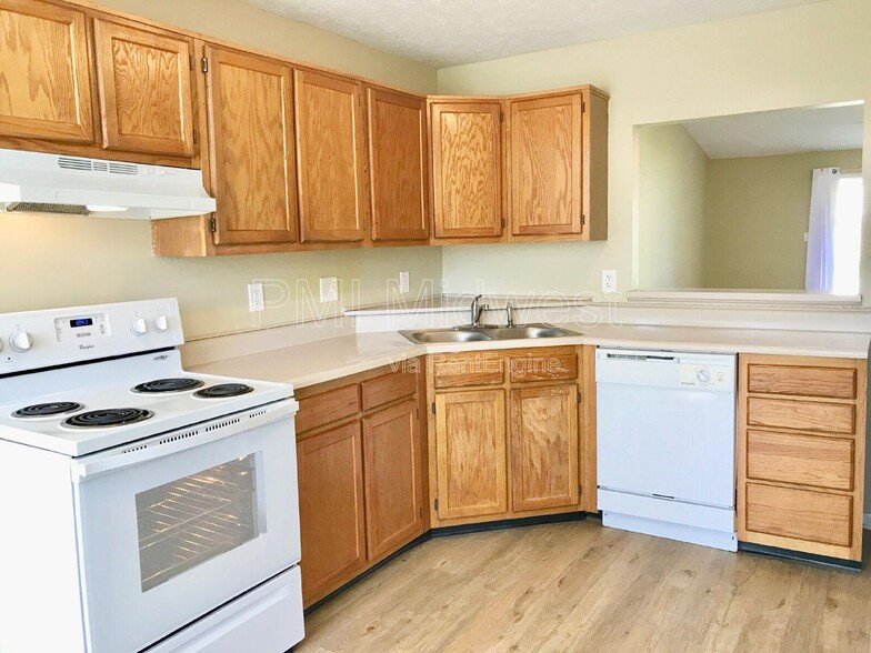 Building Photo - 3215 Keystone Lakes Way