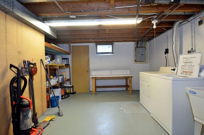 Building Photo - 9125 13th Ave S