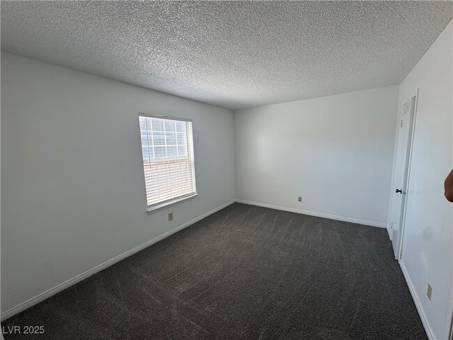 Building Photo - 3823 S Maryland Pkwy