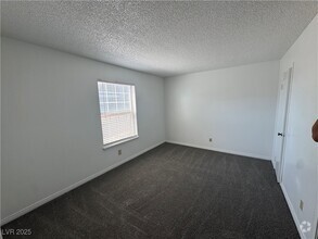 Building Photo - 3823 S Maryland Pkwy
