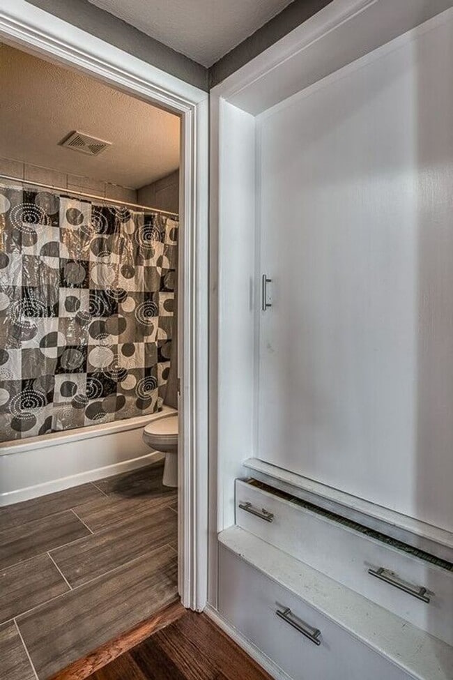Building Photo - Newly Remodeled 1 Bed, 1 Bath House in Tre...