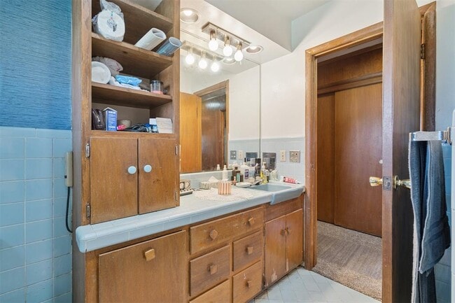 Building Photo - 2200 US-81