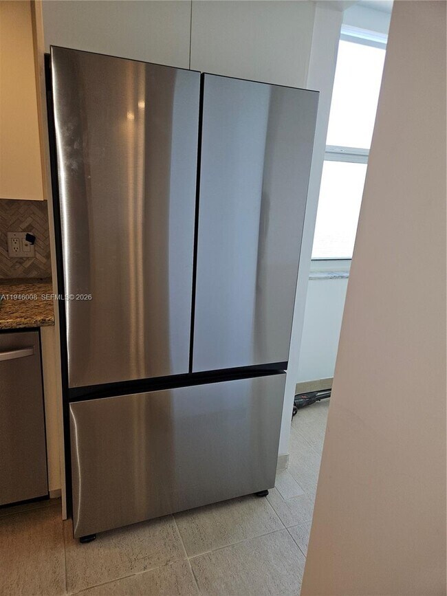 Building Photo - 3180 S Ocean Dr