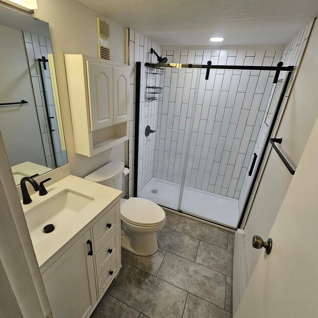Building Photo - 2100 Lodgepole Cir