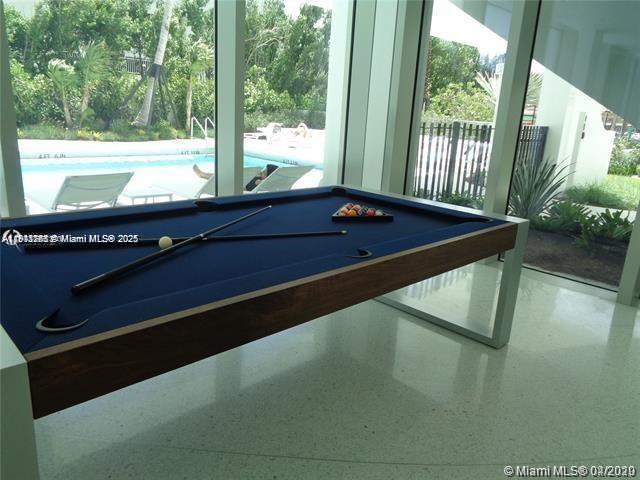 Building Photo - 16901 Collins Ave