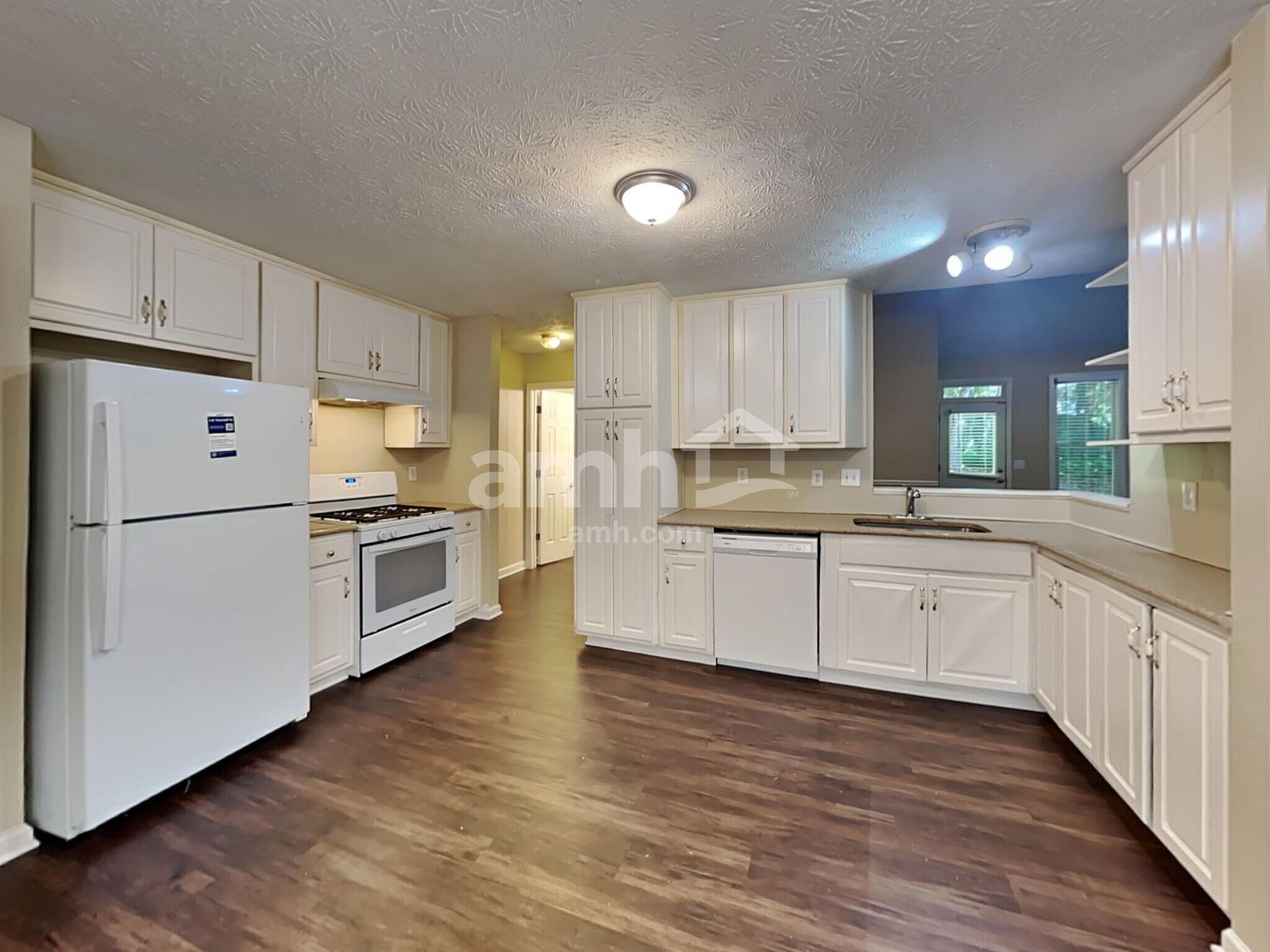 Building Photo - 4960 Hopeland Dr