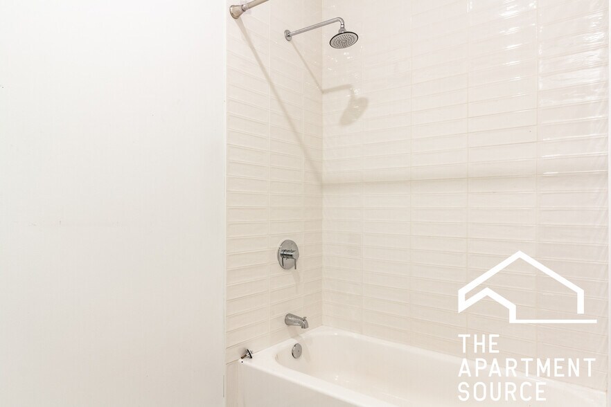 Building Photo - 42 E 26th St