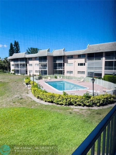 Building Photo - 2850 Forest Hills Blvd