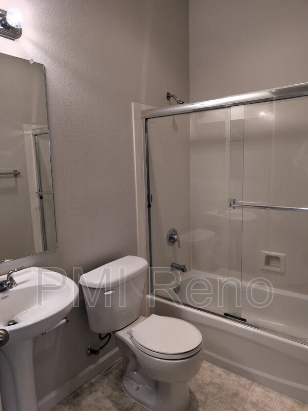 Building Photo - 10719 Grayslake Dr