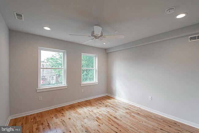 Building Photo - 2535 Annin St