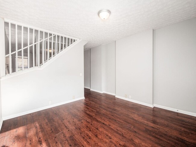 Building Photo - 421 E Mithoff St