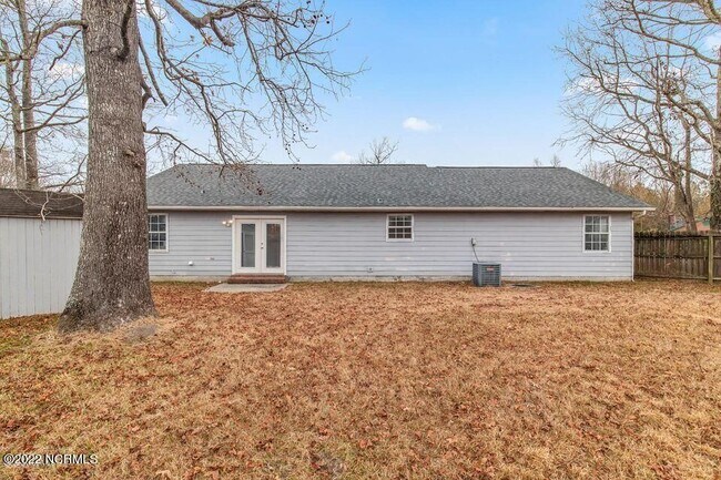Building Photo - 424 Singletree Dr