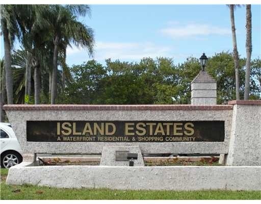 Community Entrance - 255 Dolphin Pt