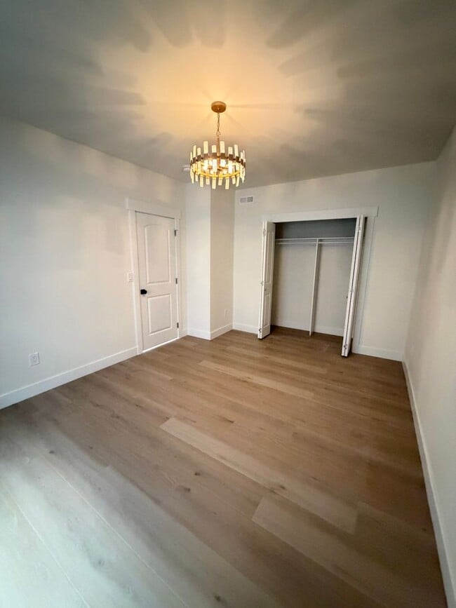 Building Photo - 4481 Iron Mountain Dr