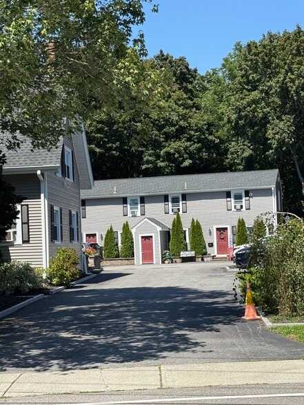 Building Photo - 38 Elm St