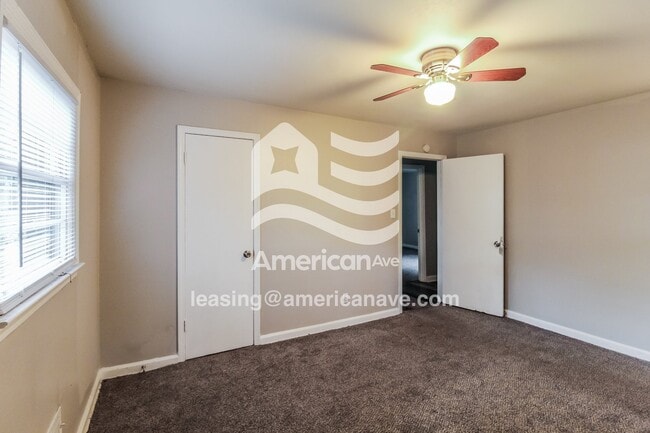 Building Photo - 215 Knodishall Dr