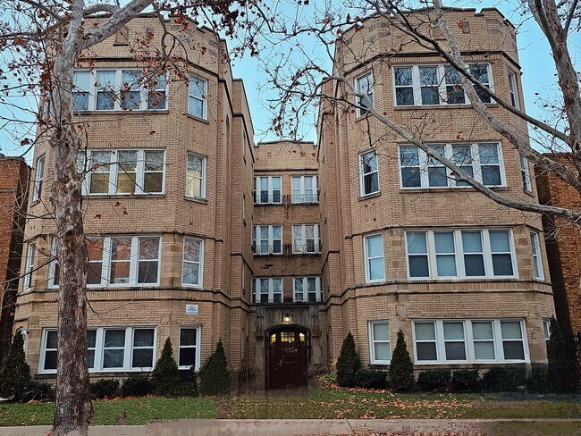 Primary Photo - 5428-5430 N Kimball