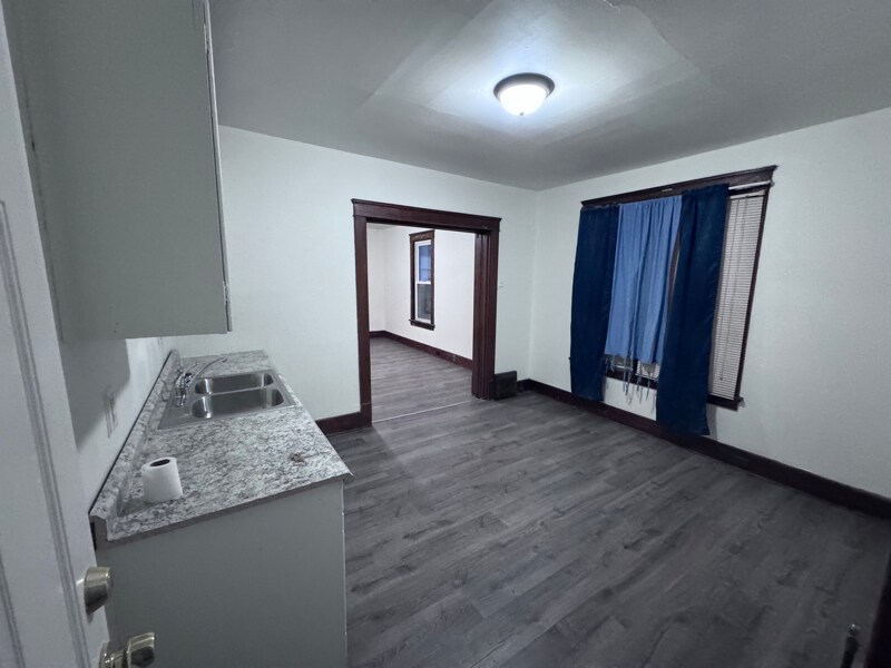 Building Photo - 650 W 3rd St