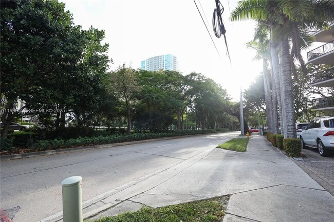 Building Photo - 1918 Brickell Ave