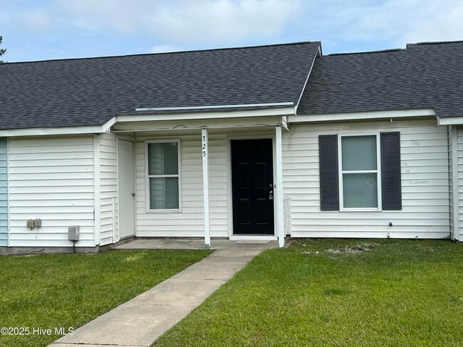 Primary Photo - 725 Pinewood Dr