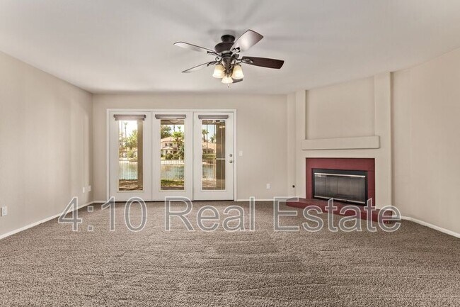Building Photo - 1678 S Ash Dr