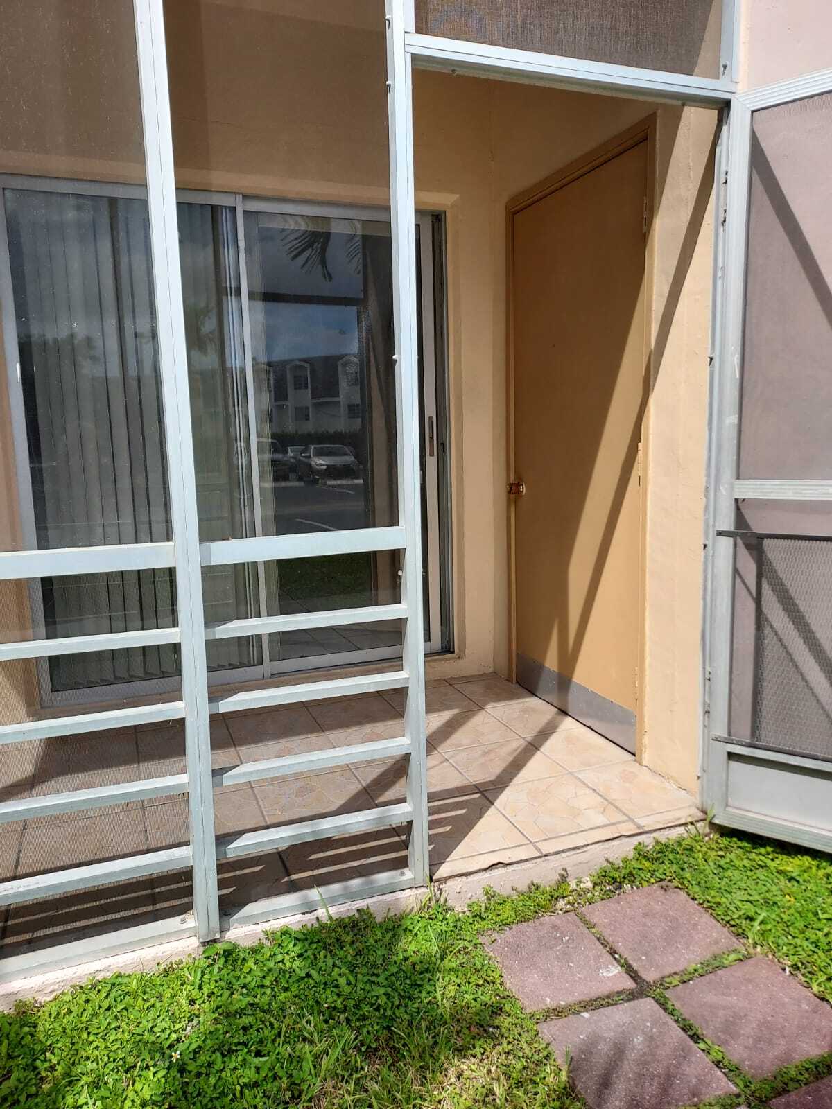 Building Photo - 15888 SW 95th Ave