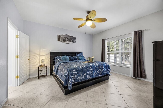 Building Photo - 2649 SW 32nd St