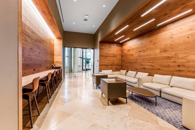 Building Photo - 99 Hudson St