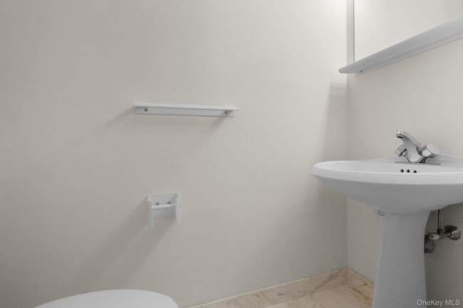 Building Photo - 4 Martine Ave