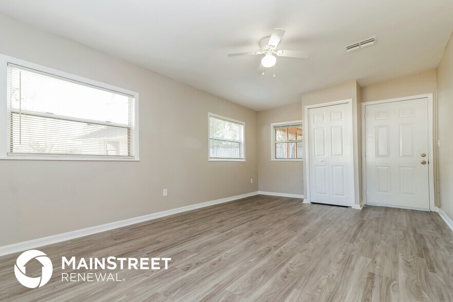 Building Photo - 9185 Chase St