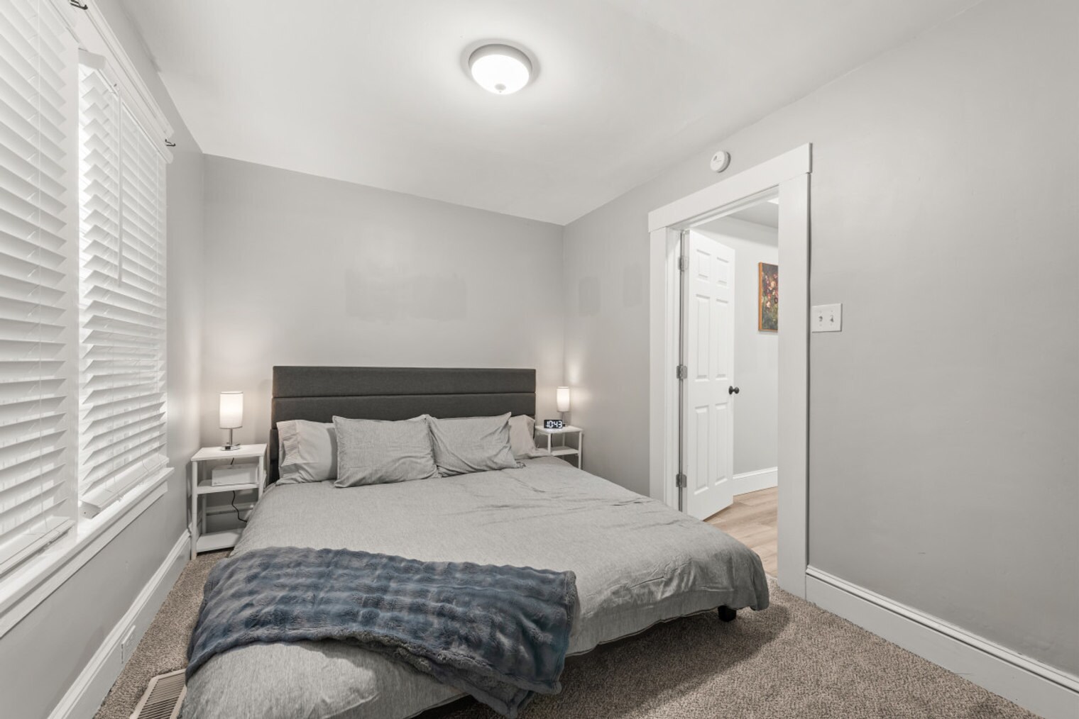 Building Photo - 1326 W 69th St