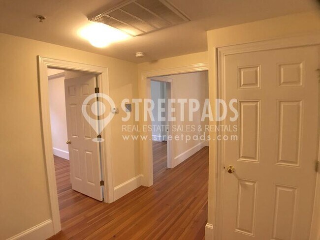 Building Photo - 2 bedroom in Cambridge MA 02139