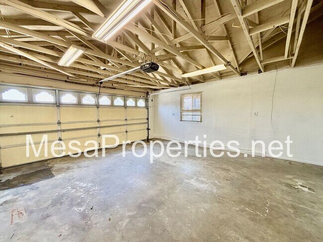 Building Photo - 2378 N Sycamore Ave