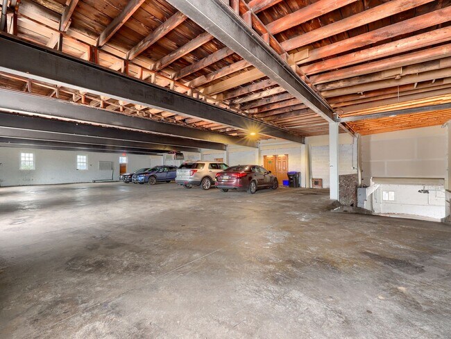 Building Photo - 1416 Lawton St