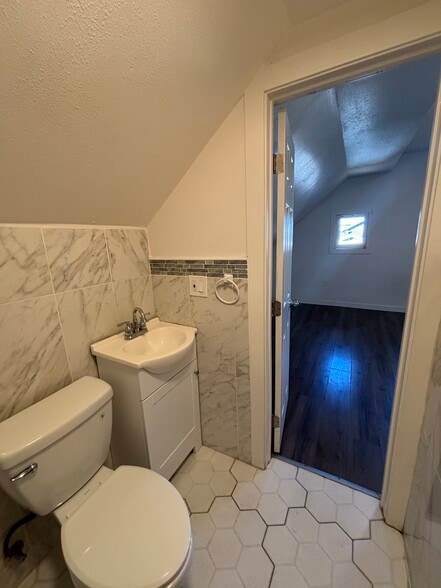 Building Photo - 4059 Brighton Ave