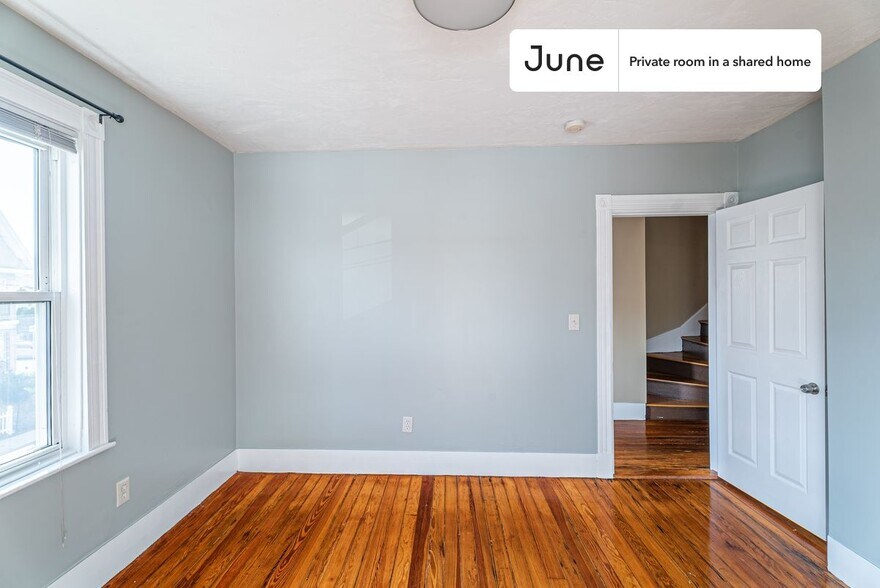 Building Photo - Room in Shared 6 bed/2 bath home