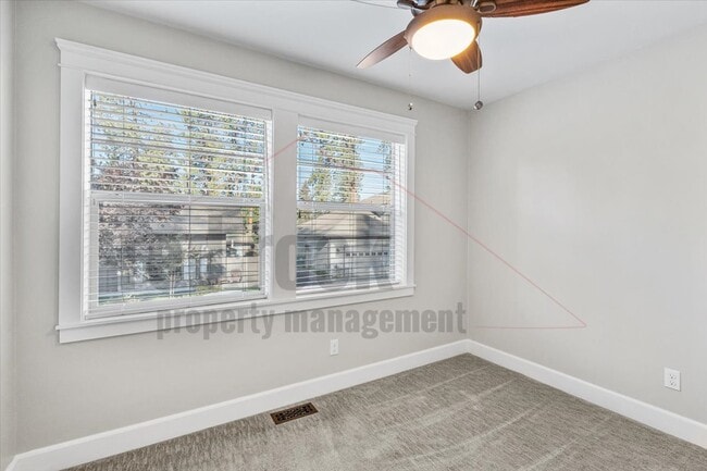 Building Photo - 1669 E Bozanta Dr