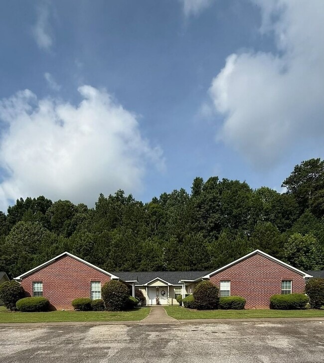Building Photo - 2 BD 1 BA Single Floor Apartment in Tallapoosa-Close to I-20