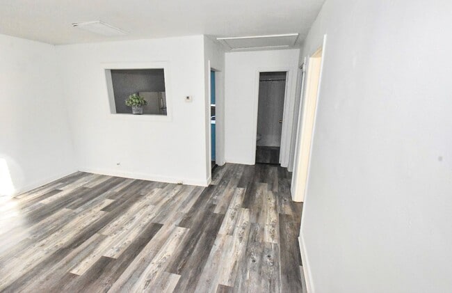 Building Photo - 2120 Kennesaw Dr