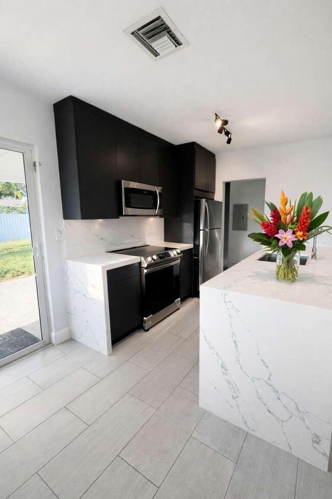 Building Photo - 1251 NE 211th Terrace