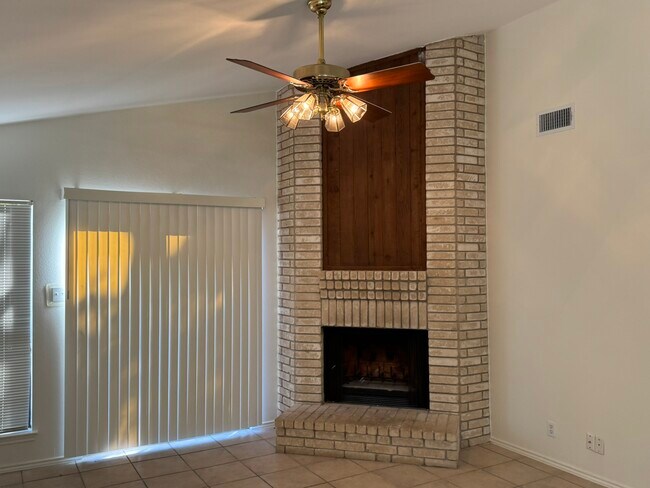 Building Photo - 9538 Cloverdale