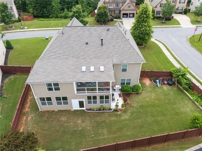 Building Photo - 915 Elmsbrook Ln