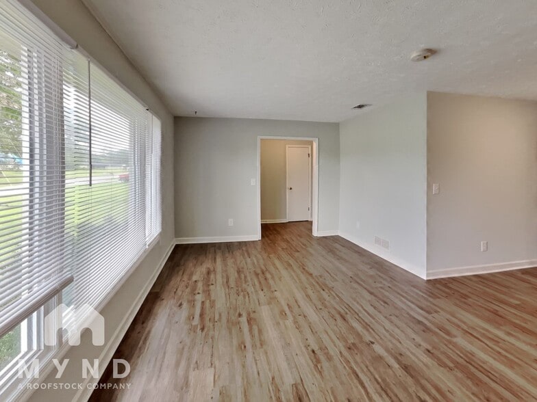 Building Photo - 2286 Briarwood Cir SW